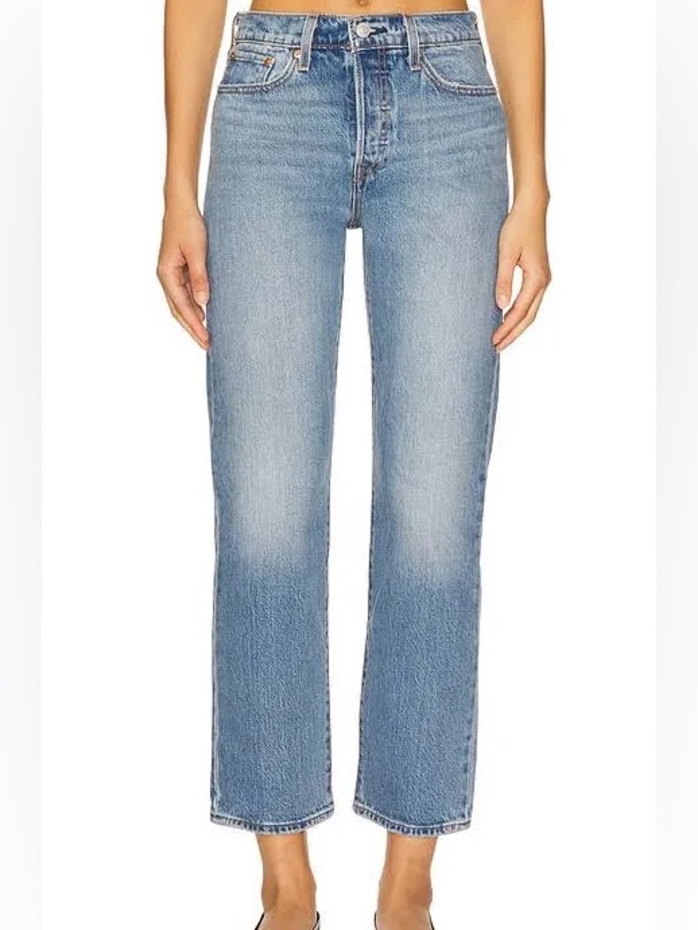 Levi’s Wedgie straight skinny leg light wash jeans women’s size 28 inseam 27”